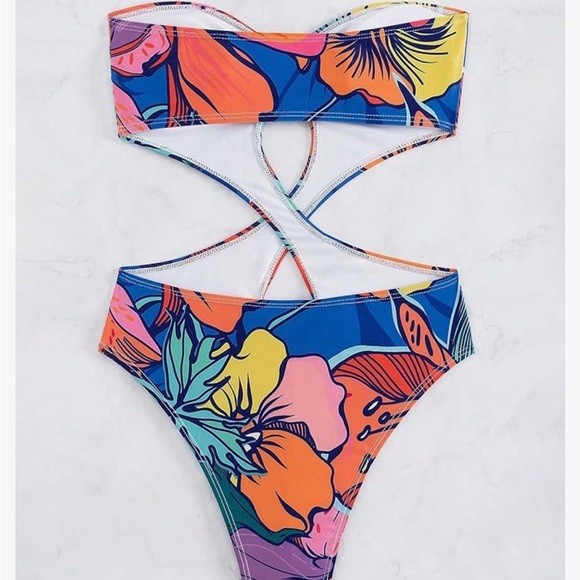 WDIRARA Women's Strapless Cut Out One Piece Swimsuit Tropical Print High - Picture 6 of 6